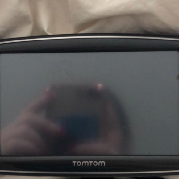 Tom Tom Navigation - Picture 2 of 4